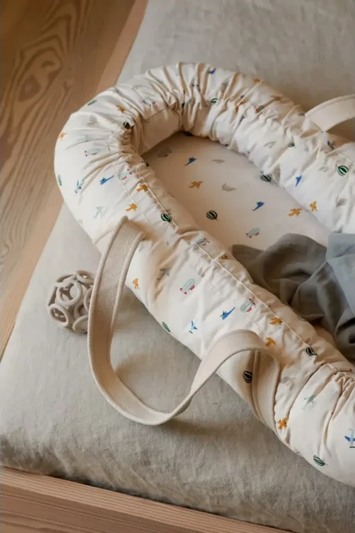 Liewood Gro Babylift / Babynest „Aviator / Ecru“, Bio-Baumwolle