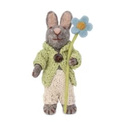 Gry & Sif Hasenfamilie „grauer Hase mit Jacke, Hose und blauem Windröschen“ H13cm