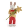 Gry & Sif Hasenfamilie „weißer Hase mit gelber Jacke und Narzisse“ H27cm