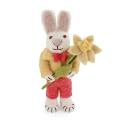 Gry & Sif Hasenfamilie „weißer Hase mit gelber Jacke und Narzissen“ H11cm