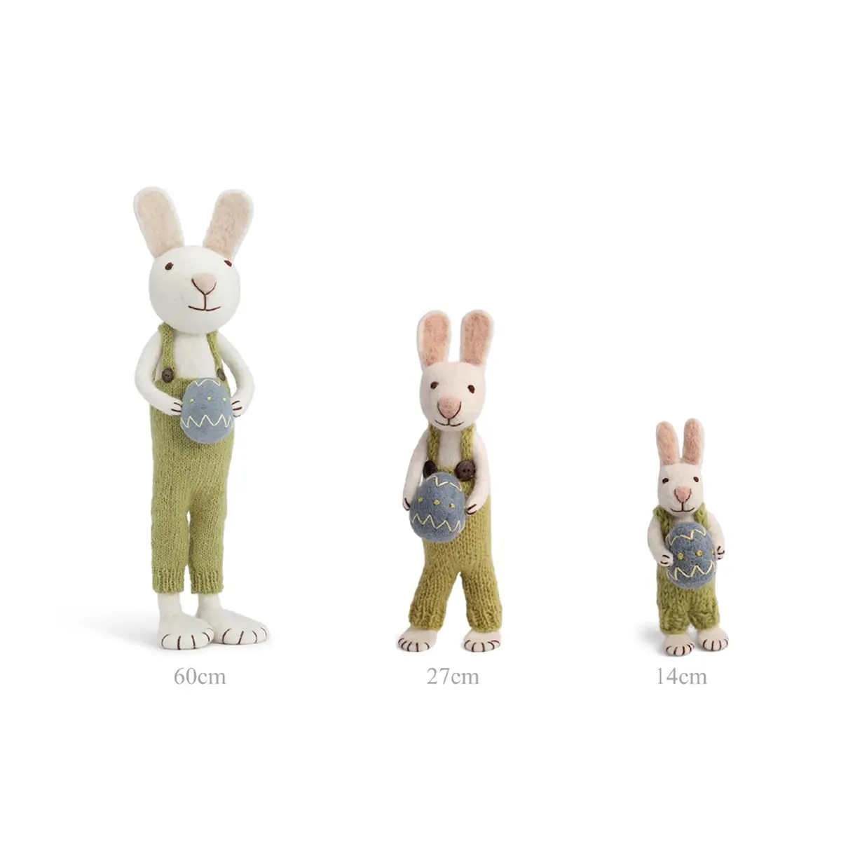 Gry & Sif Hasenfamilie „weißer Hase mit grüner Latzhose und Osterei“ H13cm