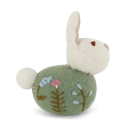 Gry & Sif Osterhase „Sitting Bunny / Flower Embroidery / Green“