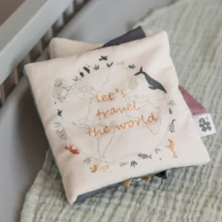 -Sebra Aktivitätsbuch „World of Sebra“, Stoffbuch, 15x15cm9