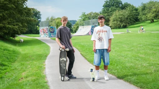 muuwmi Lights Longboard GLOW ABEC 7 Pablo, mit Leuchtrollen und Glow-Effekt