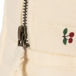 Konges Sløjd 2-in-1 Wickeltaschen-Set mit Tasche „Cherry aop“ für unterwegs