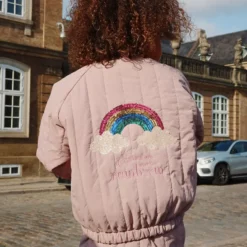 Konges Sløjd Bomberjacke Juno „Regenbogen / Twillight Mauve“