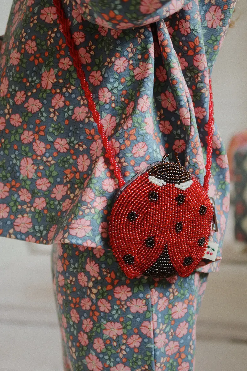 Konges Sløjd Kinderhandtasche „Ladybug“, Perlentasche