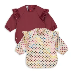 Konges Sløjd Lätzchen-Set mit Rüschen „Coeur Glitter / Sangria“