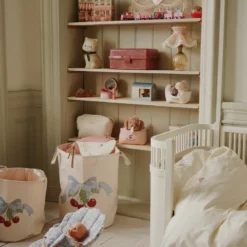 Konges Sløjd Puppen Babywippe „Cameo Rose“ für 40cm-Puppen