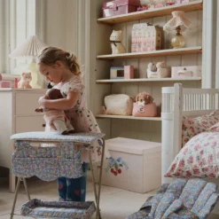 Konges Sløjd Puppen Babywippe „Cameo Rose“ für 40cm-Puppen