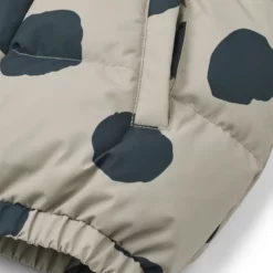 Liewood Daunenjacke Adelina „Spot dots / Nebelgrau“ mit Kapuze
