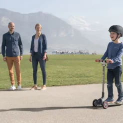 Globber Roller Master Lights mit Leuchtrollen – schwarz-rot, 4-14 Jahre