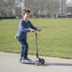 Globber Roller Master Lights mit Leuchtrollen – schwarz-rot, 4-14 Jahre