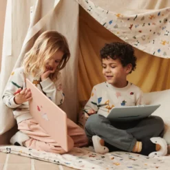 Liewood Magisches Zeichenbrett Zora „Around the world / Sandy“, 13,5