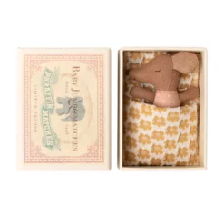 Maileg Schläfrige Babymaus in Matchbox - Rose