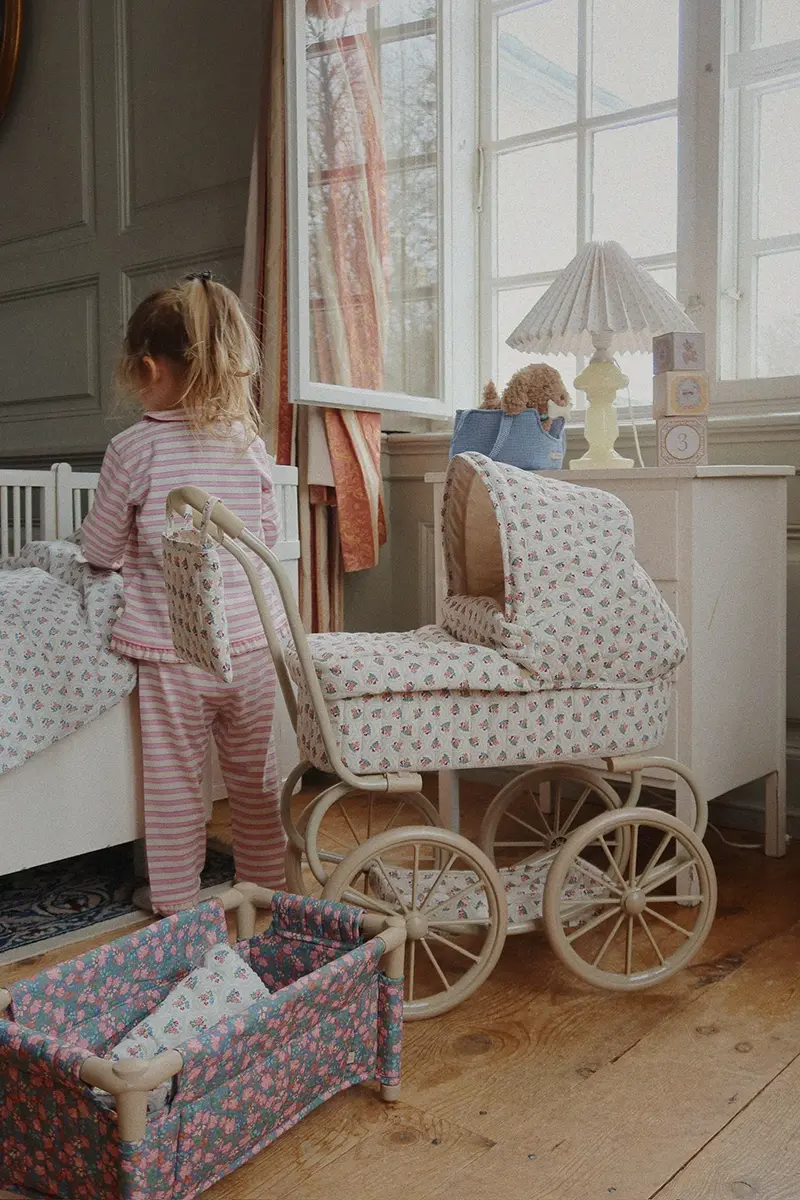 Konges Sløjd Minnie Puppenwagen „Verona Blues“, niedrige Version – Bild 13