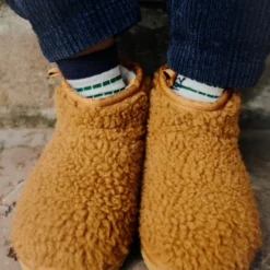 Liewood Fleece-Schuhe Alban „Golden caramel“