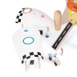 Classic World Spielzeugrakete aus FSC®-Holz mit Zubehör