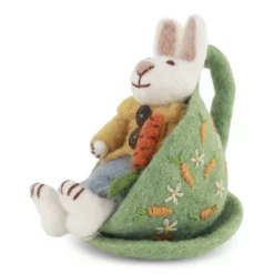 Gry & Sif Hasenfamilie „weißer Hase mit Karotte in Tasse“ H12cm