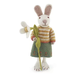 Gry & Sif Hasenfamilie „weißer Hase mit Pullover, Rock und Schneeglöckchen“ H27cm