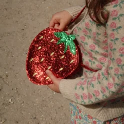 Konges Sløjd Glitzer-Schultertasche Erdbeere für Kinder „Tut / Barbados Cherry“