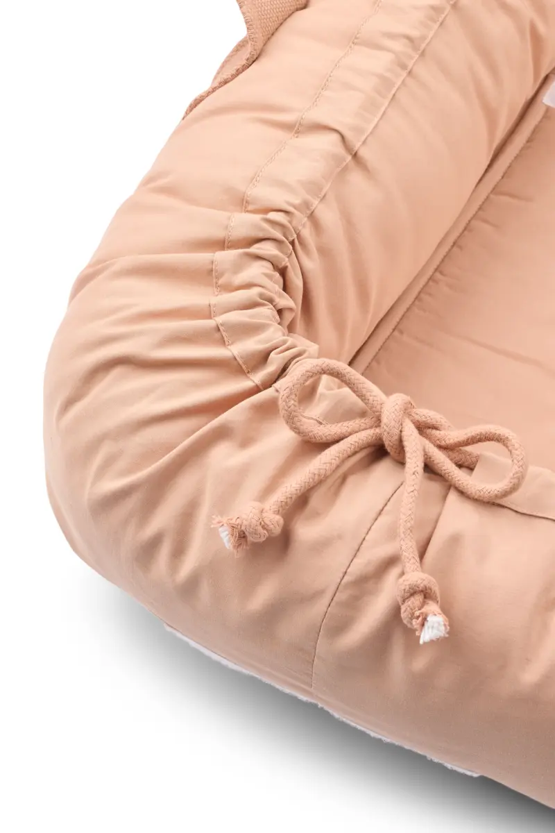 Liewood Gro Babylift : Babynest „Pale tuscany“, Bio-Baumwolle