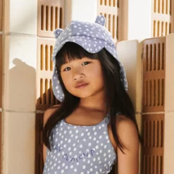 Liewood Senia Sonnenhut „Dot : Dusty lavender“ Mood mit Mädchen