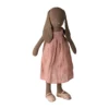 Maileg Hase schokobraun mit Kleid und Schuhen, Gr. 4 - 52cm