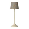 Maileg Miniatur-Stehlampe „Sand“ mit Licht, Mäusegröße, H14cm