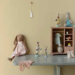 Maileg Osterhase Sammelfigur „Osterparade Nr. 27“ H17cm