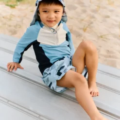Liewood Aiden Kinder-Badeshorts „Shark / Dove blue“
