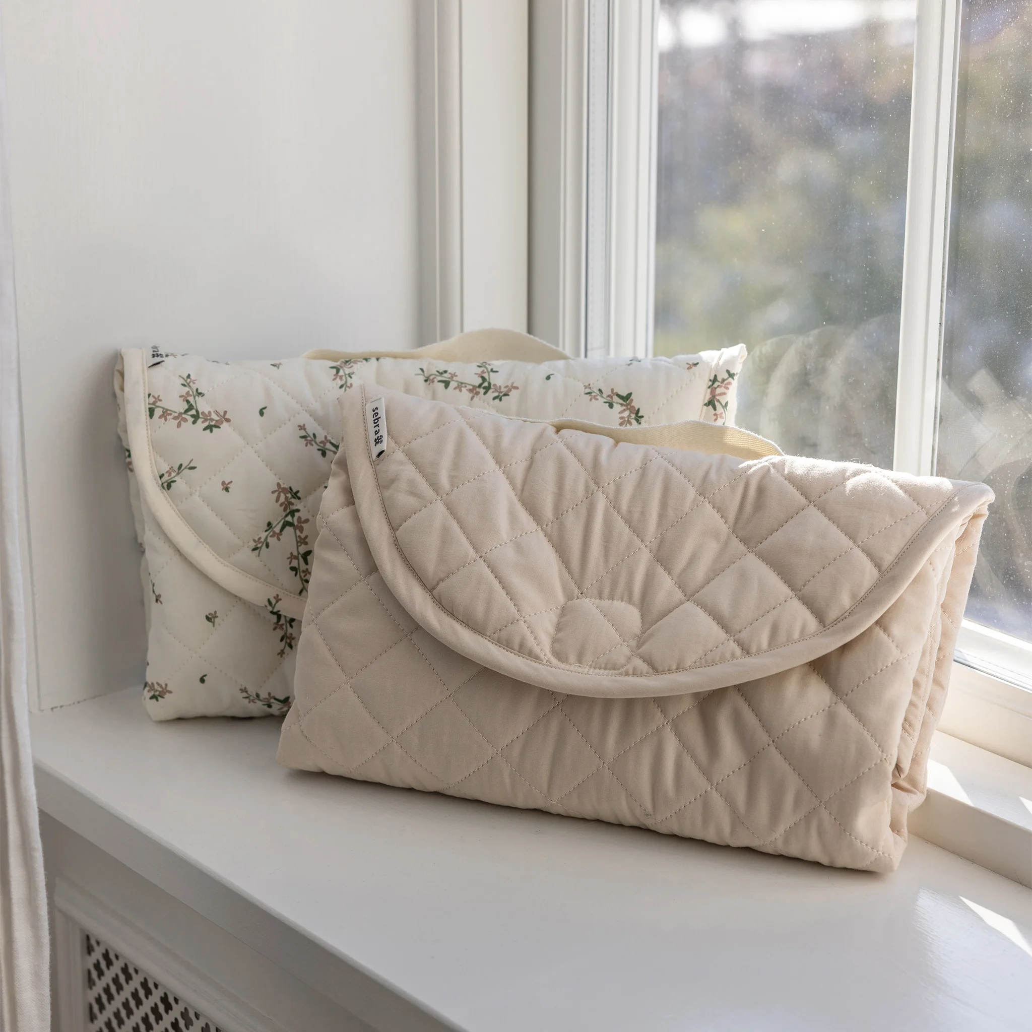 Sebra On-the-go Wickelunterlage „Morning beige“, 75x75cm