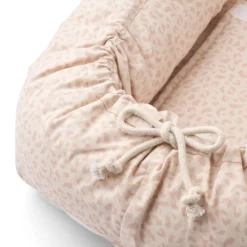 Liewood Gro Babylift / Babynest „Mini leo / Sandy“, Bio-Baumwolle