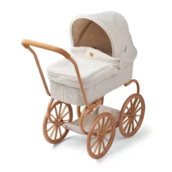 Liewood Puppenwagen Adaline „Mini Me Sandy“ mit Fleece-Teddystoff