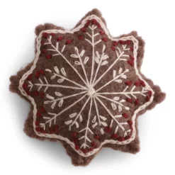 Gry & Sif Weihnachtsbaumschmuck „Lebkuchenstern mit Stickerei“ 6cm – Herstellerbild 1