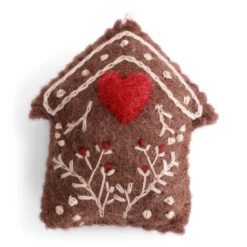Gry & Sif Weihnachtsbaumschmuck „Lebkuchenhaus mit Stickerei“ 7cm – Herstellerbild 2