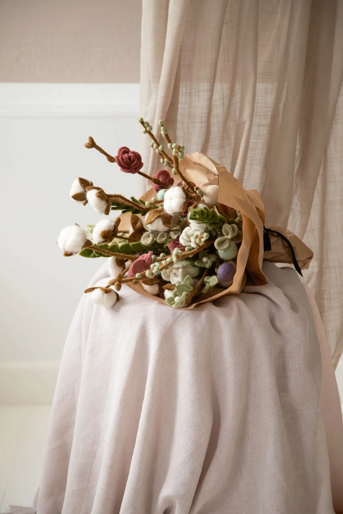 Gry & Sif Filzblumen „Baumwollzweig“ 60cm – Herstellerbild 5