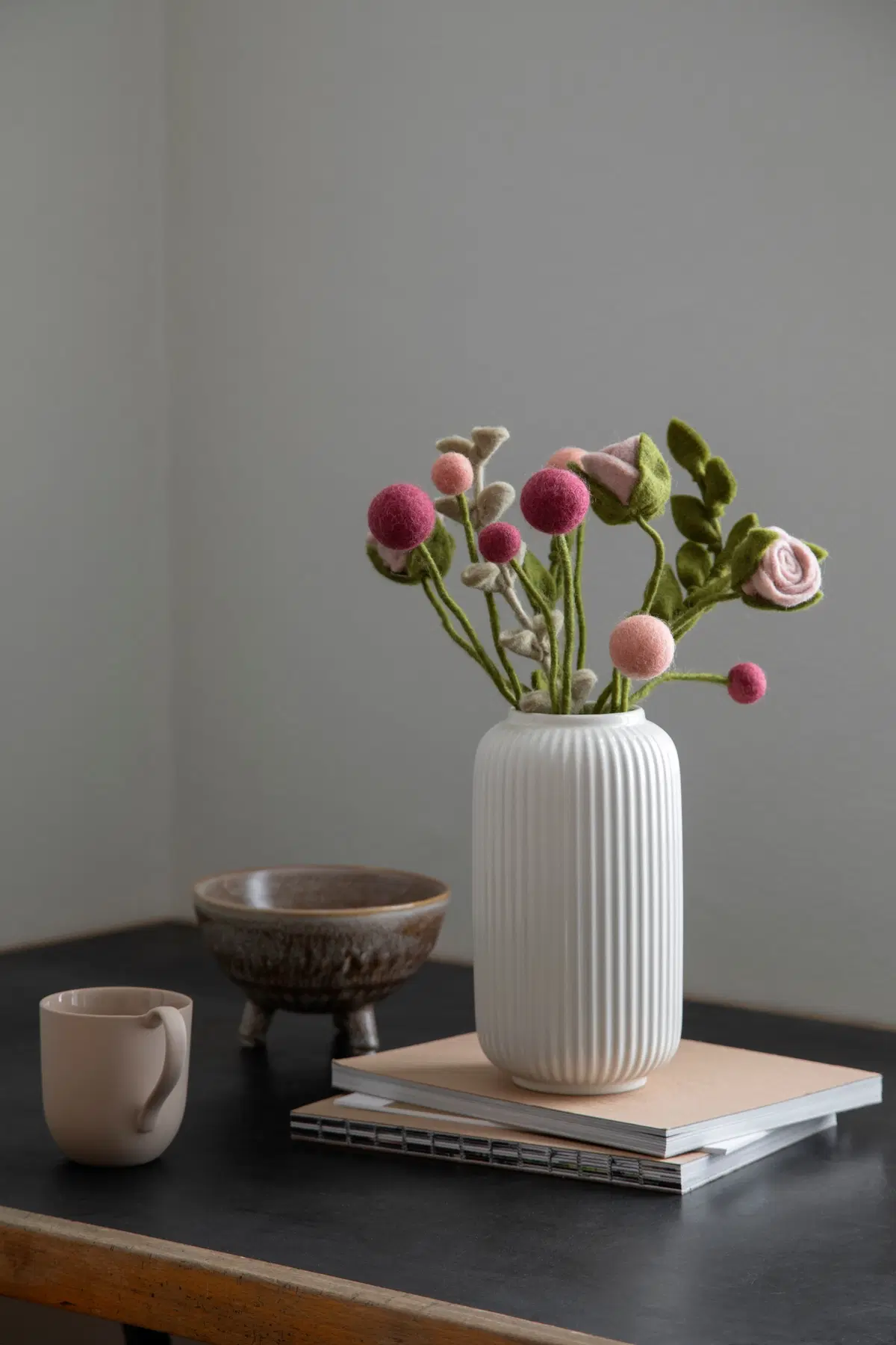 Gry & Sif Filzblumen „Rose / weiß“ 34cm – Herstellerbild 2