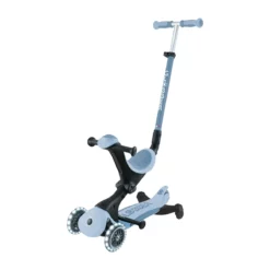 Globber GO UP Deluxe Lights ECO 360 Blaubeere – mit Sitz und Elternschubstange