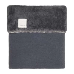 koeka Babydecke Runa „dark grey“ auf weißem Hintergrund