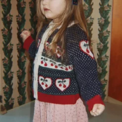 Konges Sløjd Strickjacke Belou „Cherry“ – Bild 6