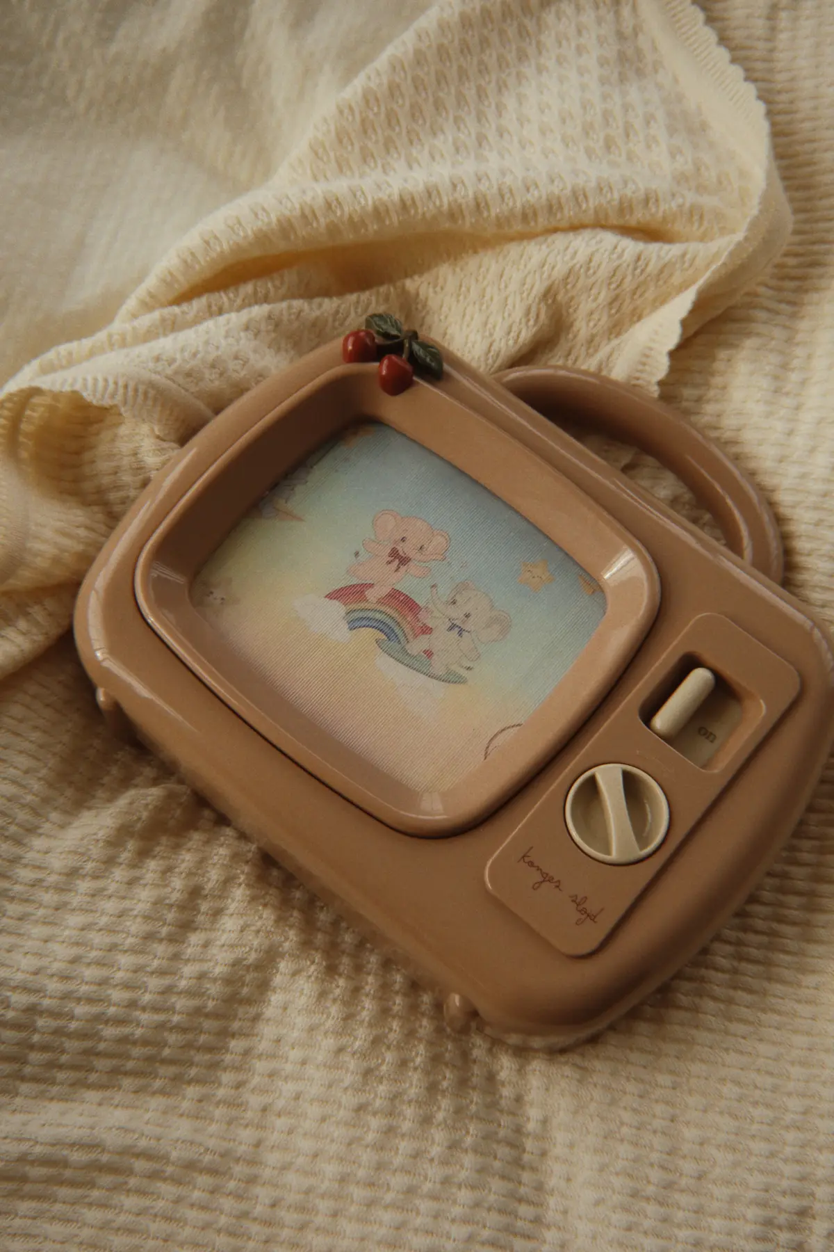 Konges Sløjd My Melody TV „Cherry“ – Bild 7