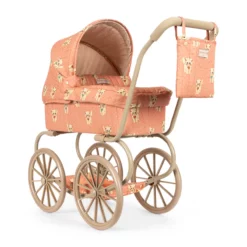 Konges Sløjd Minnie Puppenwagen „Ciao Miao Rose“, niedrige Version auf weißem Hintergrund