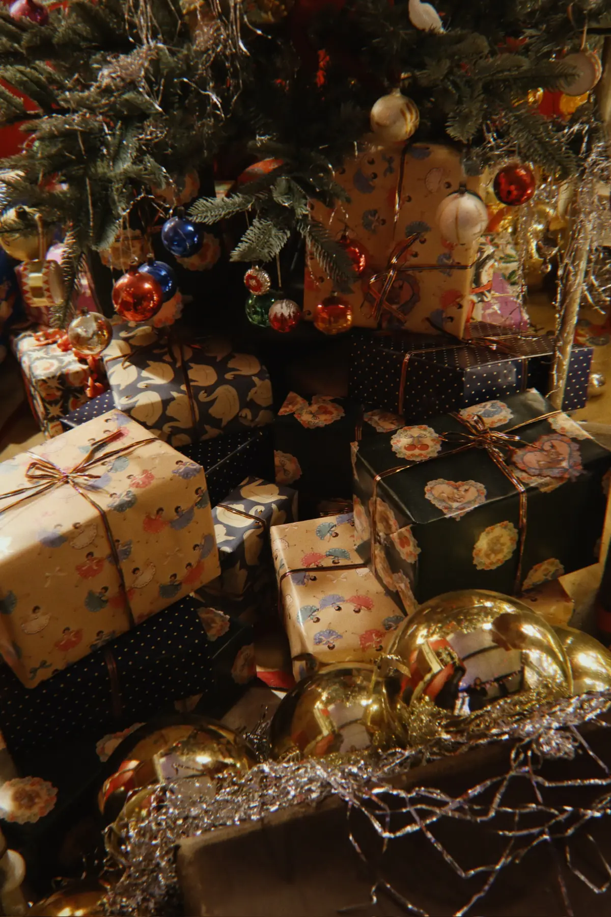 Konges Sløjd Geschenkpapier „Deer diary green“ – Bild 8
