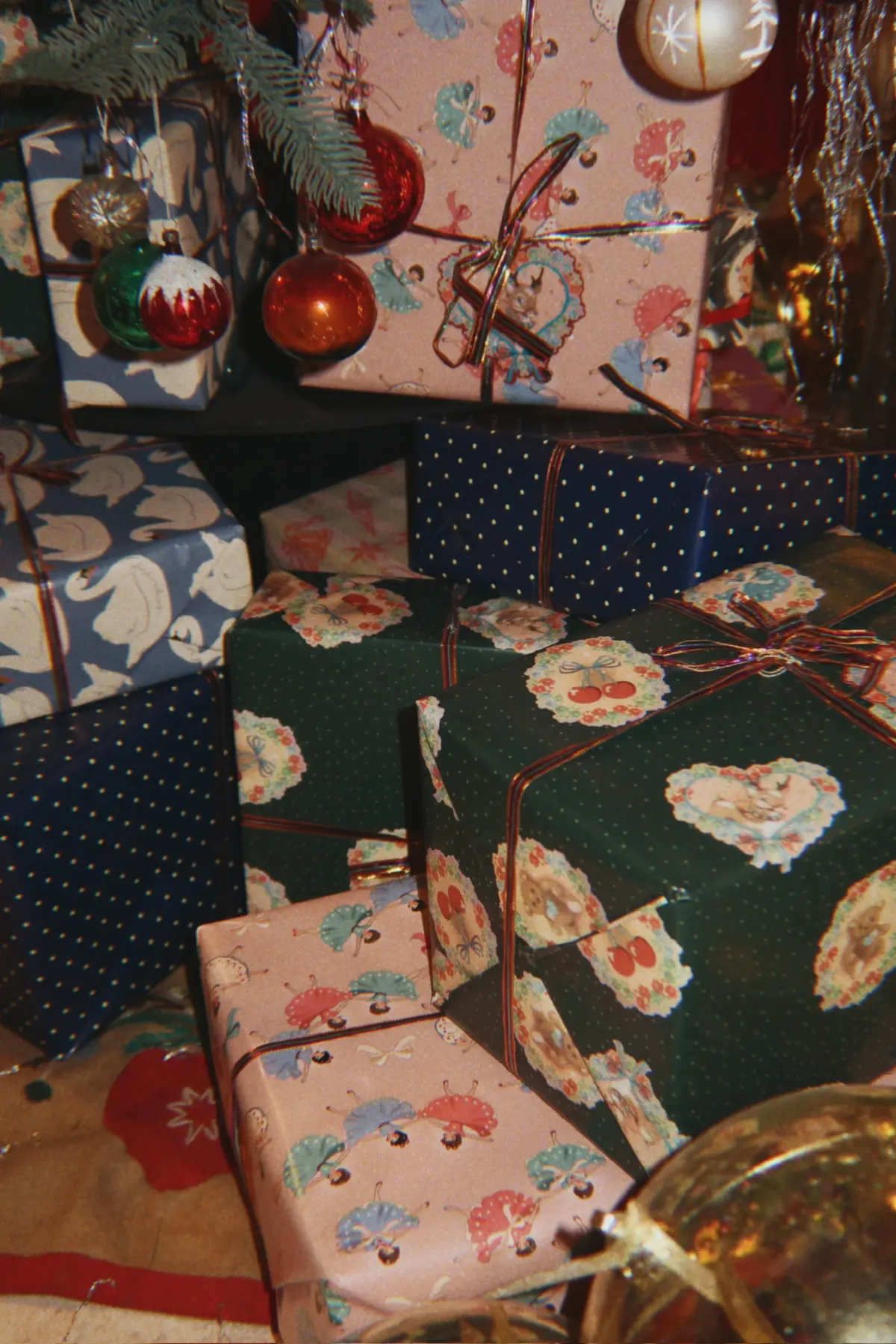 Konges Sløjd Geschenkpapier „Deer diary green“ – Bild 10