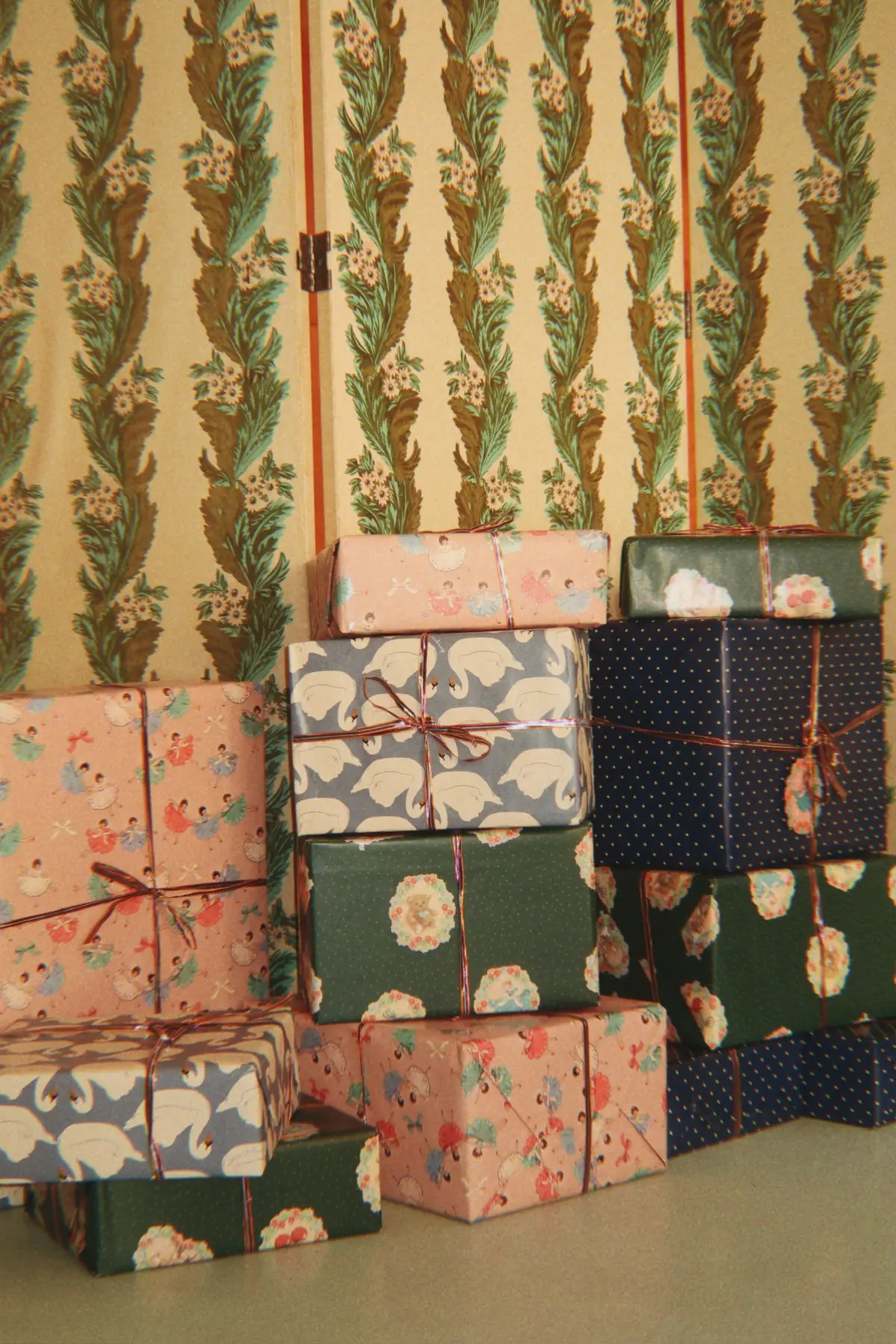 Konges Sløjd Geschenkpapier „Deer diary green“ – Bild 12
