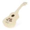 Konges Sløjd Spielzeug Ukulele „Teddybär / Glossy“, FSC®-Holz auf weißem Hintergrund
