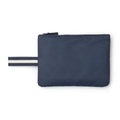 Liewood Wickelunterlage Dina für unterwegs „Classic navy“ auf weißem Hintergrund