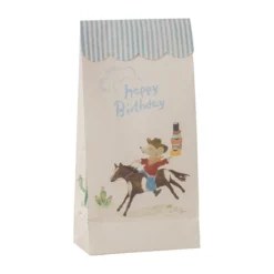 Maileg Geschenktüte Goodie Bag „Happy Birthday, Cowboy“, 12er-Set auf weißem Hintergrund