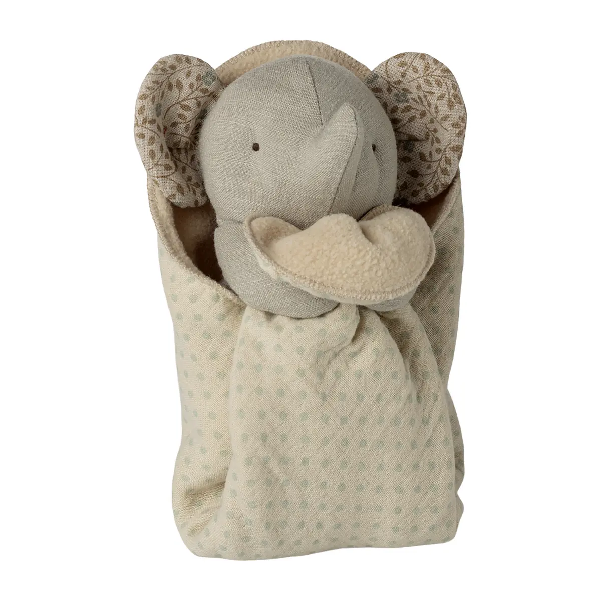 Maileg Lullaby Friends Kuscheltier Elefant „grau“ mit Kuscheltuch, mini auf weißem Hintergrund